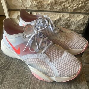 Nike women’s Superrep Go size 10 shoes